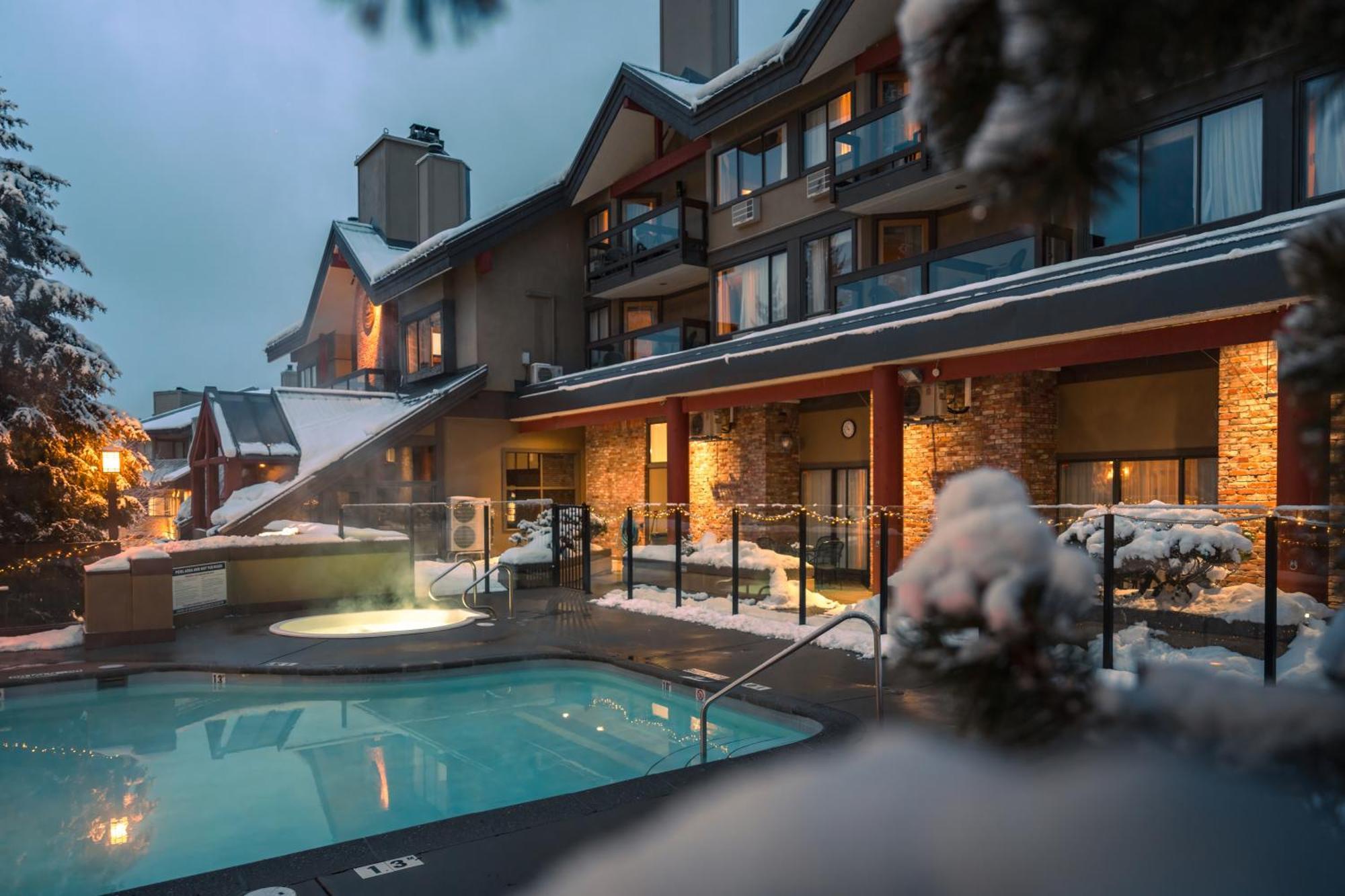 Whistler Village Inn & Suites Exteriér fotografie